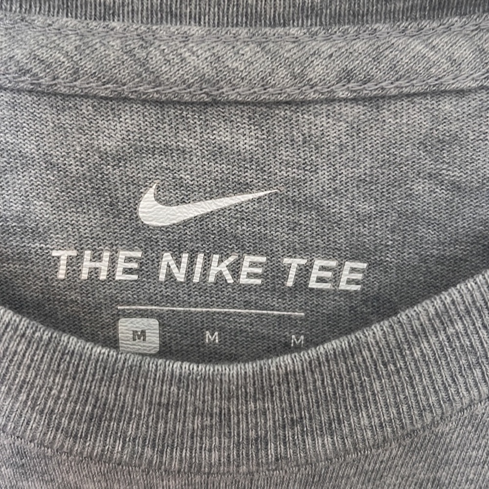 Nike Tee - Picture 3 of 4